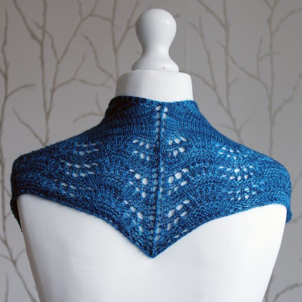 The back of the cowlette showing the lace border