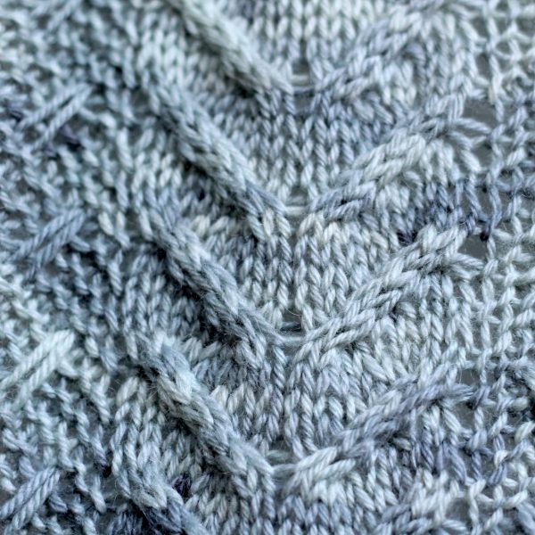 A close up on the cabled spine of Fearthainn
