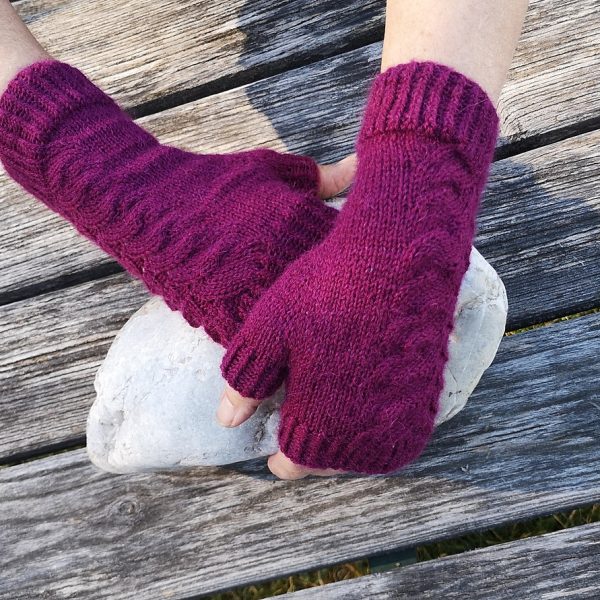 Katharina knit her size S mitt in Drops Nord