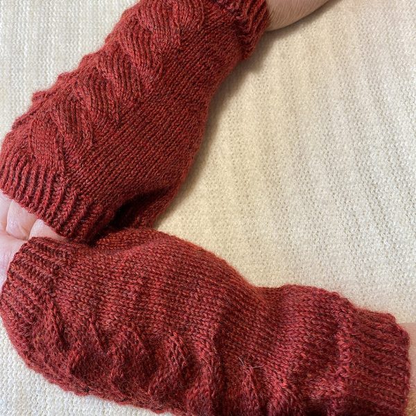 Marjorie knit her size L mitts in Filcolana Arwetta Classic