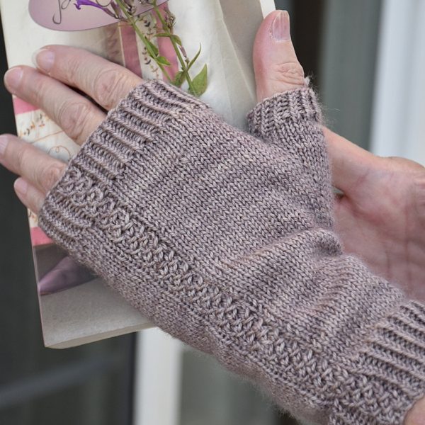 Jean knit her M1 mitt with Expression fiber arts, Mirage fingering