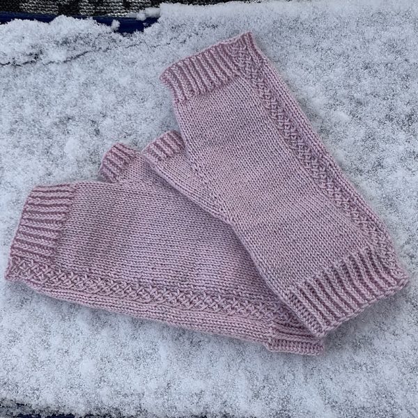 Karen H knit her M1 mitts with Vidalana Glam Sock in “Betrothed”