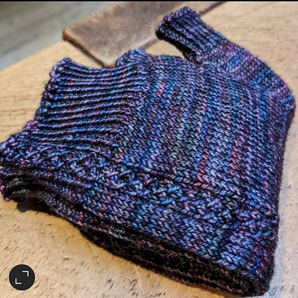 Lucas knit her L mitts in Fyberspates vivacious 4ply in Tweed Imps