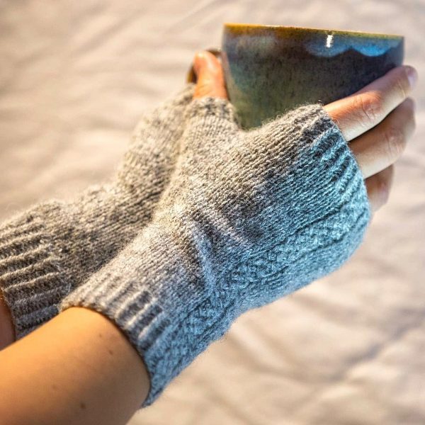 Ulrika knit her small mitts with Jamieson & Smith 2 ply jumperweight